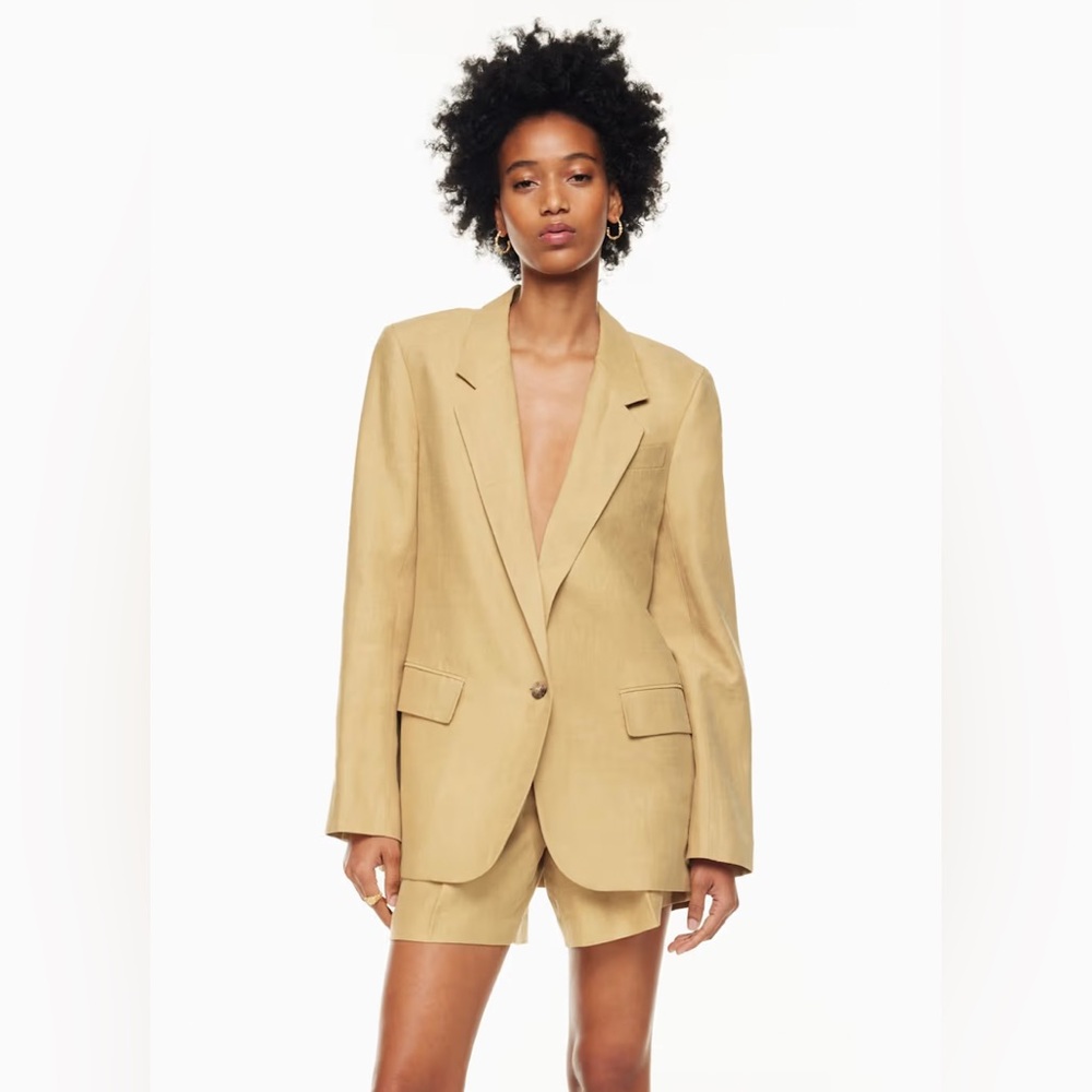 Wilfred Generation Linen Blazer
Single-breasted linen blazer Size:XS Sandy Beige